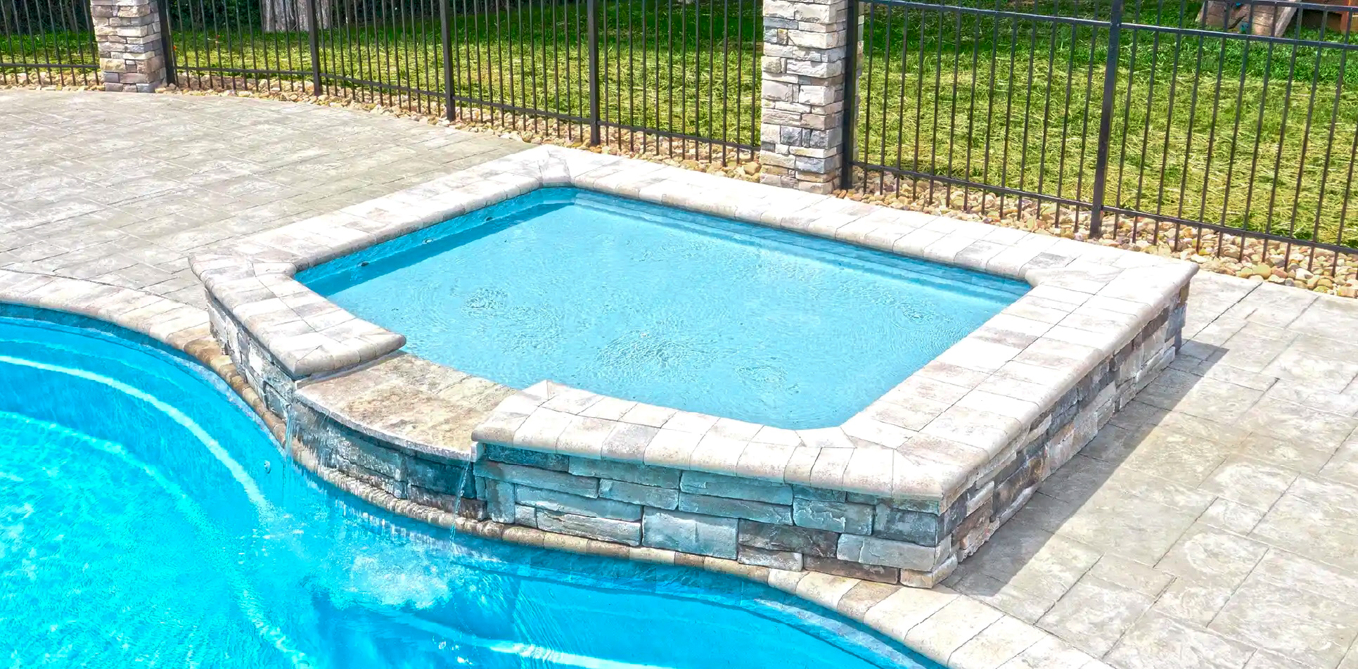 The TL-C fiberglass tanning ledge