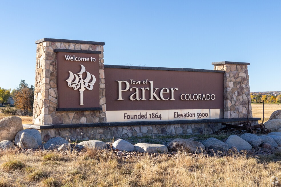 Custom pool and aluminum pergola projects in Parker, Colorado